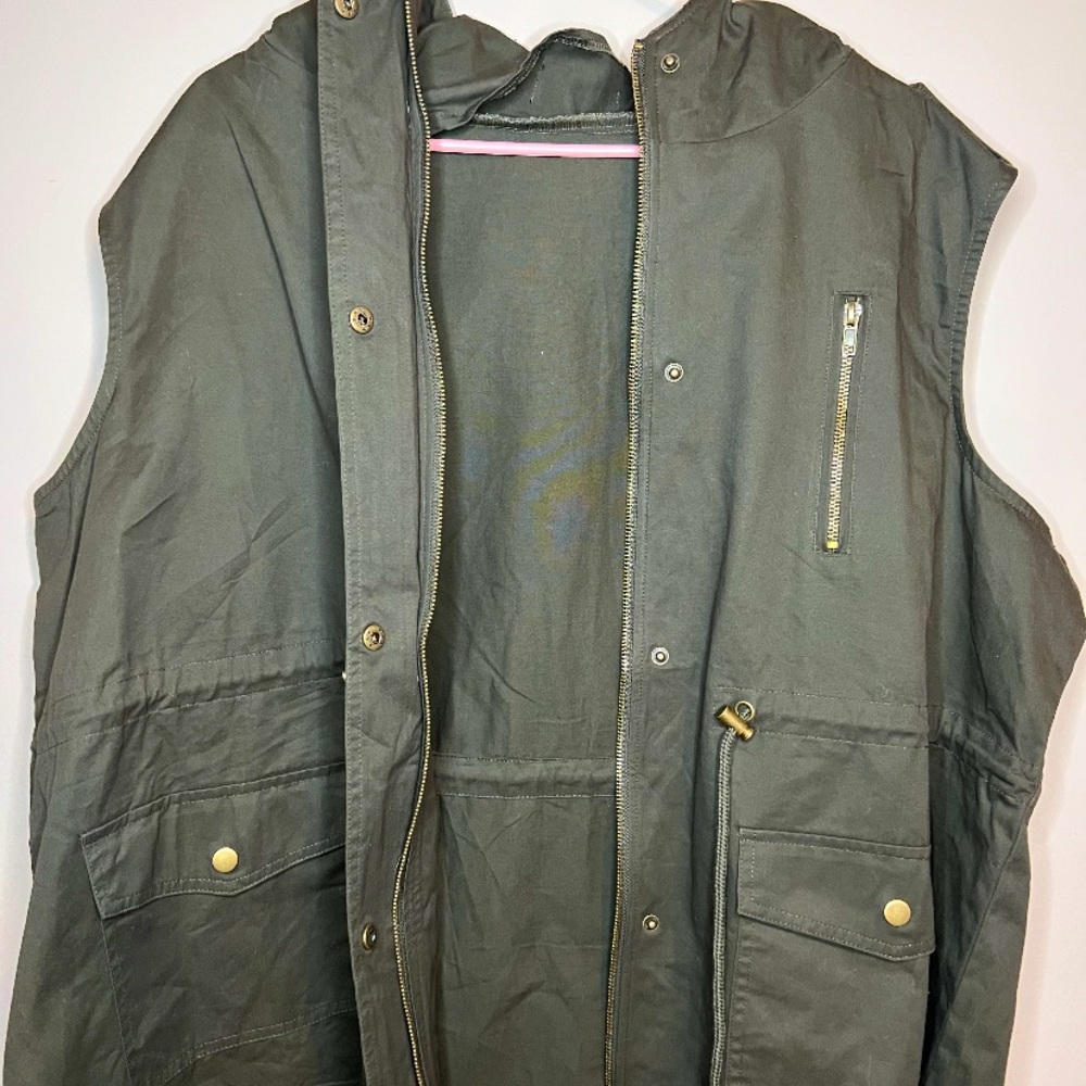 Woman’s short sleeve jacket